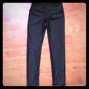 NWOT BLACK HIGHWAISTED WORKOUT LEGGINGS